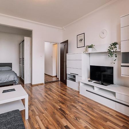 Cozy Apartment In Ruzinov Bratislava Exterior photo