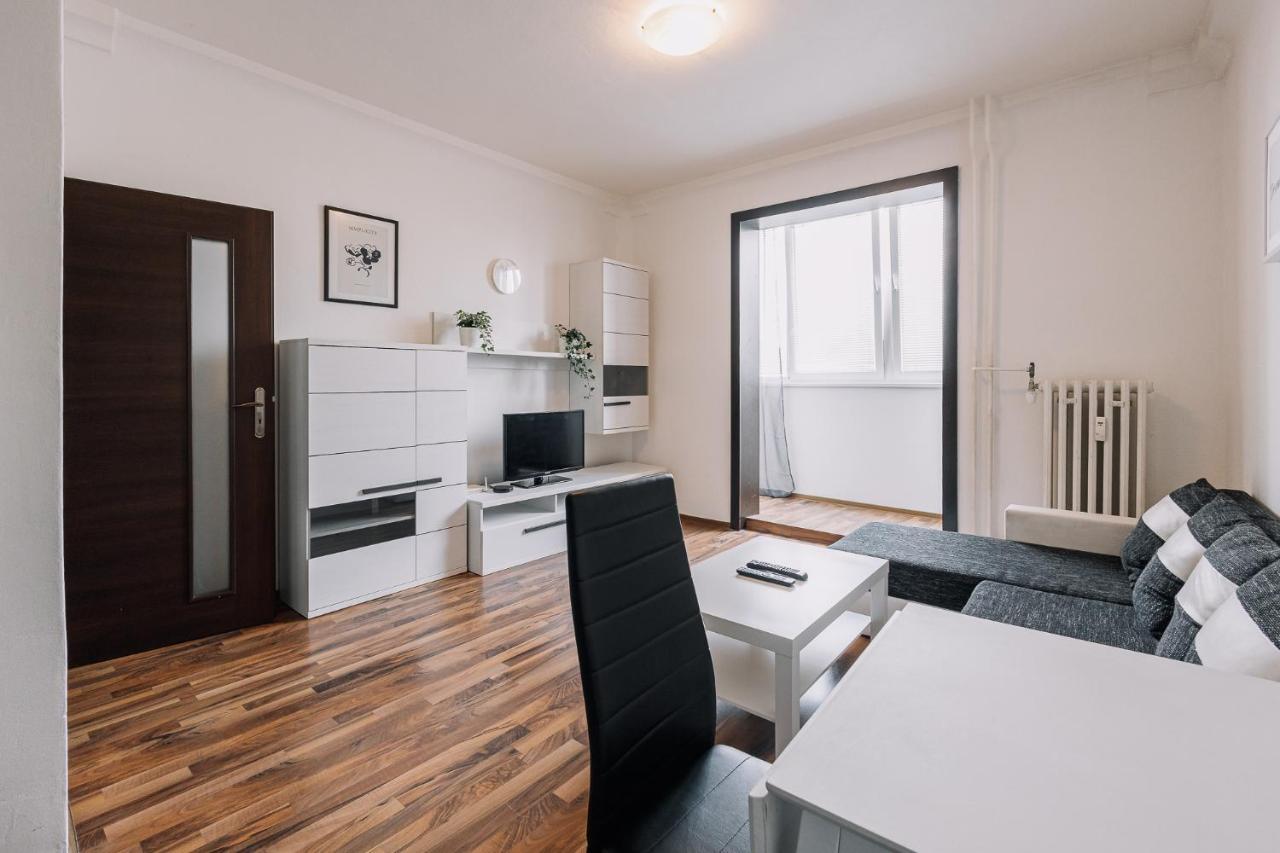 Cozy Apartment In Ruzinov Bratislava Exterior photo